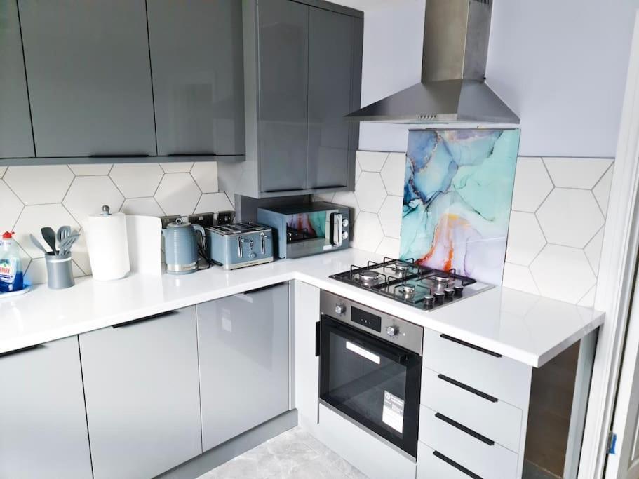 The Navarone Blue Orchid Flat London Exterior photo