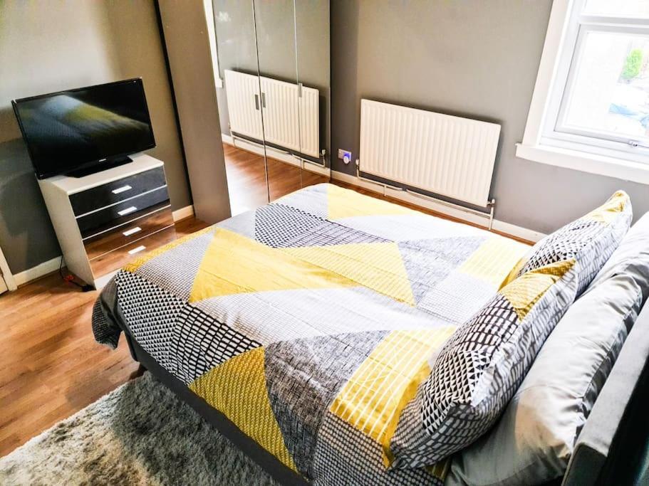The Navarone Blue Orchid Flat London Exterior photo